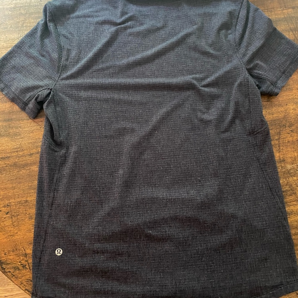 Men’s Lululemon t-shirt
